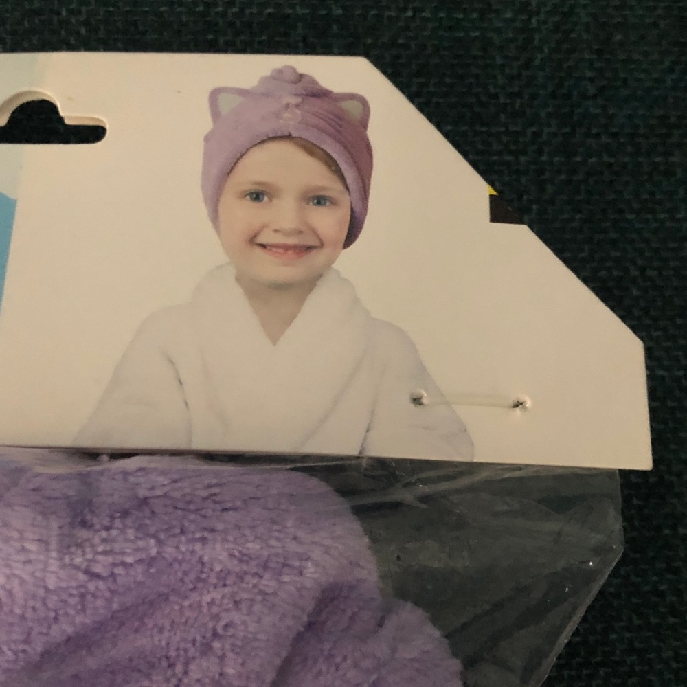 π¦ Comfort Bay Cat Hair Wrap Towel and Pink Hair Clip Set - Picture 5 of 7